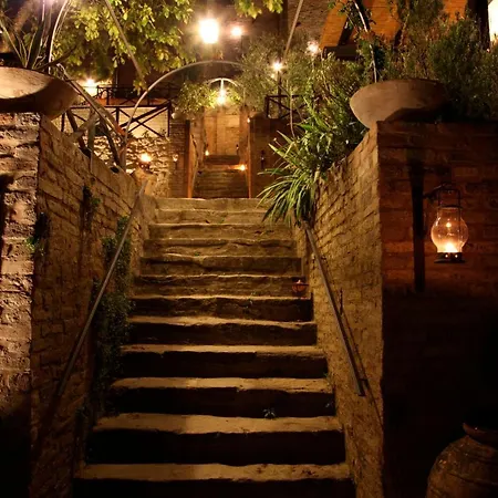 La Rosa Scarlatta Monterubbiano