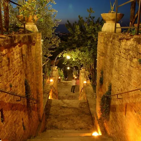 La Rosa Scarlatta Country house