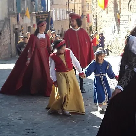 La Rosa Scarlatta Monterubbiano